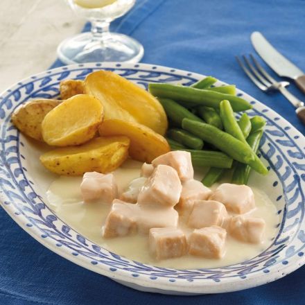 Salmon in White Wine